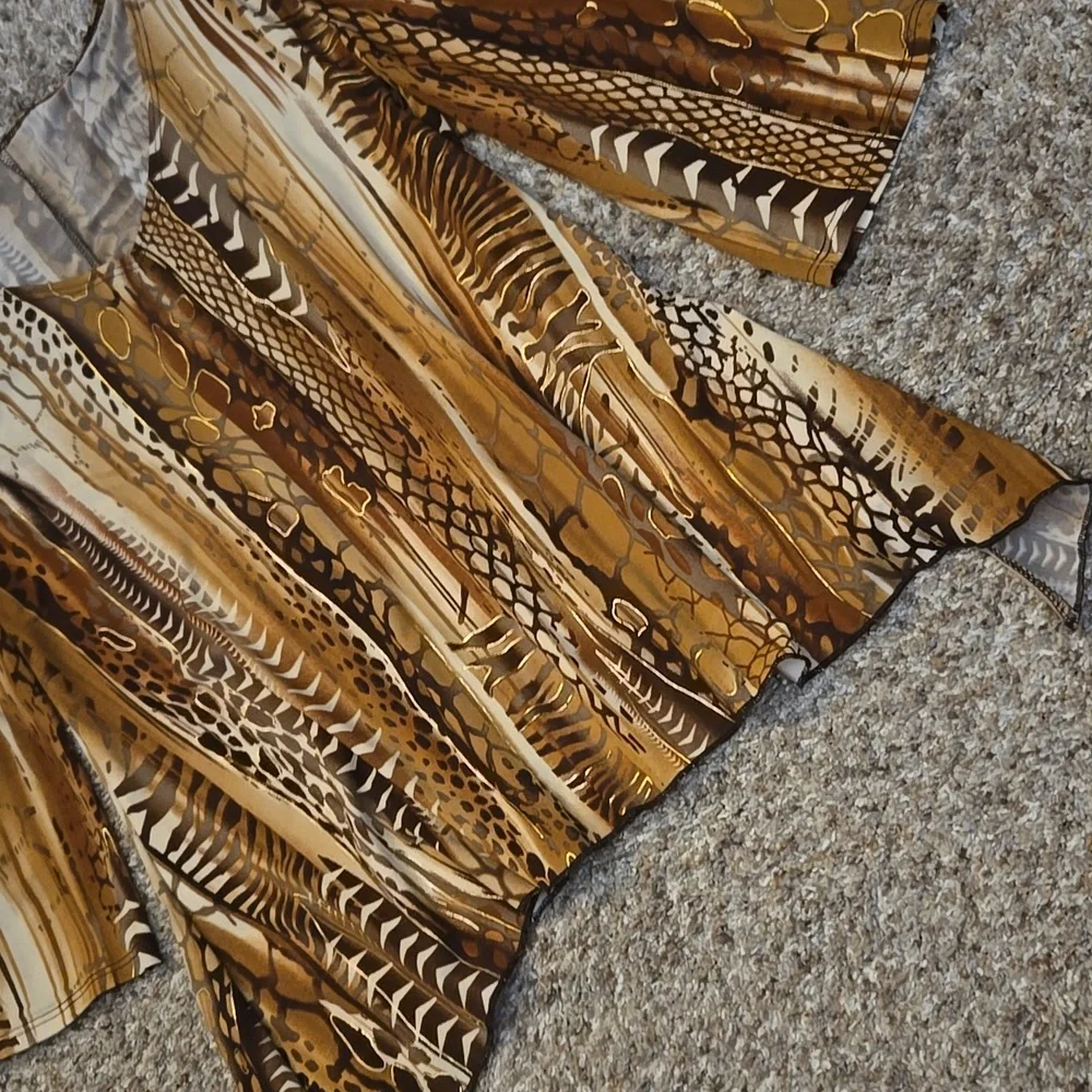 Animal Print Top - Picture 4 of 7